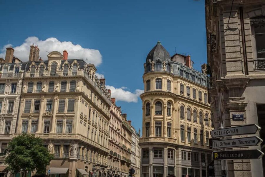 Dijon: Capture the most Photogenic Spots with a Local - Exploring Place de la Libération and Its Architectural Marvels