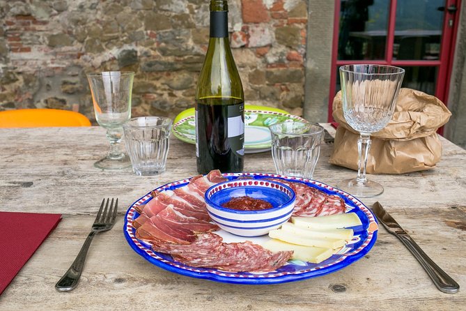 Dining Experience at a local's Home in Cernobbio with Show Cooking - The Private Home Setting in Cernobbio: A Warm Welcome