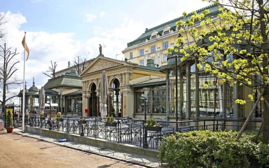 Discover Helsinkis Landmarks on a Private Tour - Half-Day Helsinki Tour: Deeper Cultural Insights