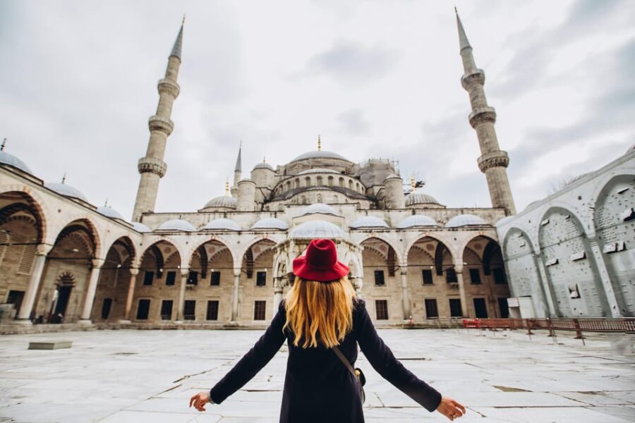 Discover Istanbul: Blue Mosque, Chora Church & Balat Tour - Visiting Sultanahmet’s Blue Mosque: Ottoman Architecture at Its Best