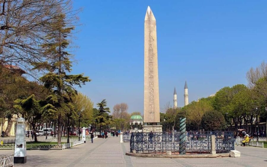 Discover Istanbul Tour: Hagia Sophia to Bosphorus Views - Exploring Istanbul’s Historic Landmarks with a Local Driver