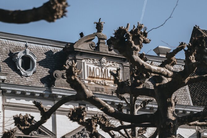 Discover Maastricht with a Smile! Culture, History and People - Exploring Maastrichts Iconic Bridges and Squares