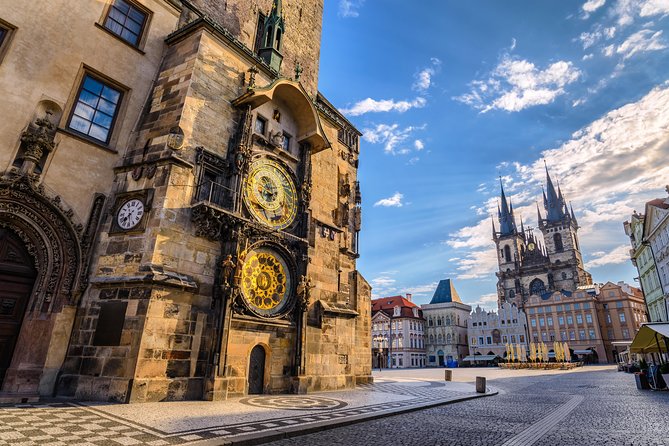 Discover Prague Private Tour - 3 hours - Starting at the Charles Bridge: The Historic Gateway to Prague
