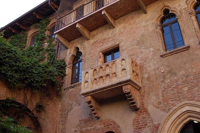 Discover the City of Romeo & Juliet: Walking Tour of Verona - Exploring Verona’s Roman Heritage: The Roman Theater and Arena