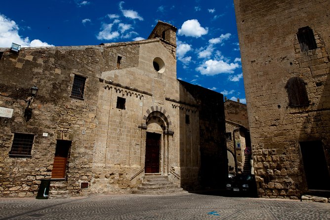 Discover the Etruscans - Discovering the Necropolis of Tarquinia