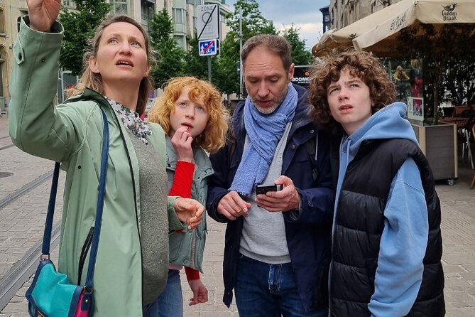 Discover the secrets of Namur while playing! Escape room - Navigating Namur with a Virtual Guide and Puzzles