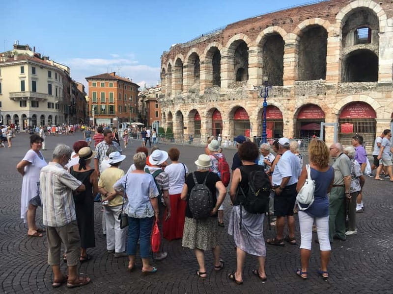 Discover Verona: City Highlights Guided Walking Tour - Meeting at Arena di Verona and Starting the Tour