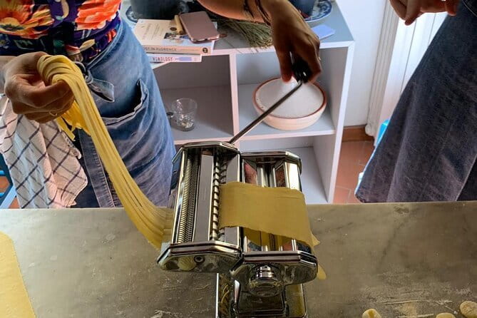 Dolce Vita by Day Market Tour & Pasta Making Class - Crafting Pasta with a Local Host