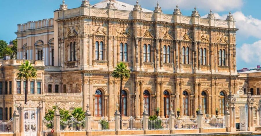 Dolmabahce Palace & Harem Skip-the-Line Entry & Audio Guide - Exploring the Palaces Interiors and Architecture