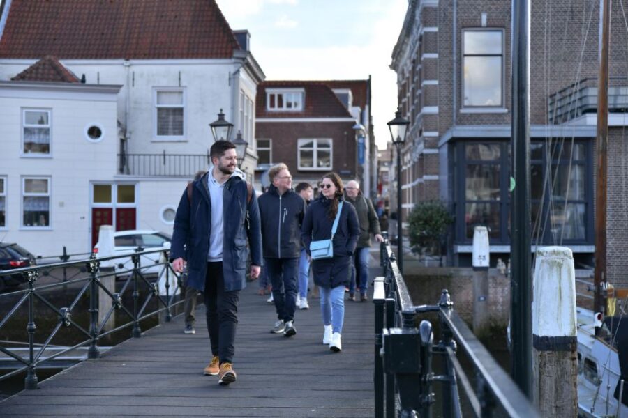 Dordrecht: City Walking Tour with Boat Ride - The Meeting Point at Voorstraat 276 Sets the Stage