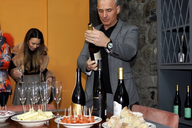 Douro Valley and Green Wine with Tastings, Chef Lunch and Boat - Starting Point and Day Schedule in Porto
