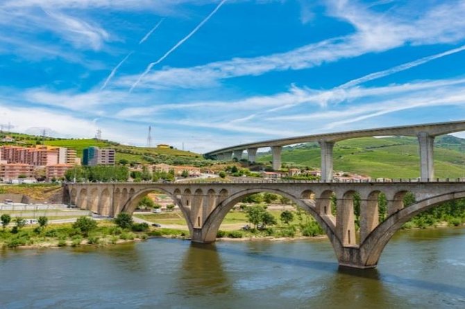 Douro Valley and Régua Panoramic Cruise with Lunch from Porto - Scenic Bus Journey Through the Douro Countryside