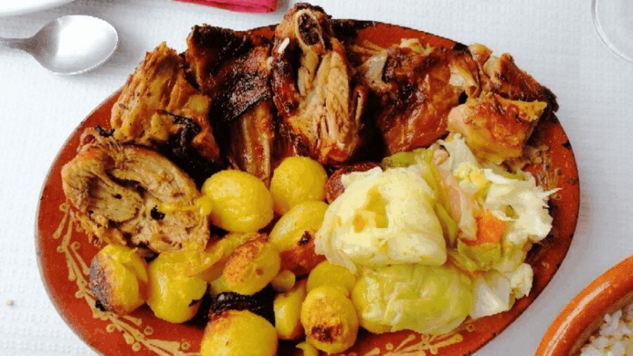 Douro Valley : Exclusive and Sustainable experience - Starting the Day with Porto Hotel Pick-up and Brief Stop at Pinhão