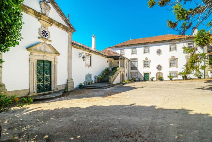 Douro Valley: Private Tour & Guided Wine & Olive Oil Tasting - Quinta de Santa Júlia’s Historic Heritage