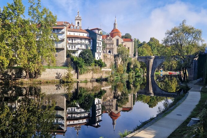 Douro Valley Tour: Wine Tasting River Cruise and Lunch from Porto - Scenic Drive Through the Douro Valley