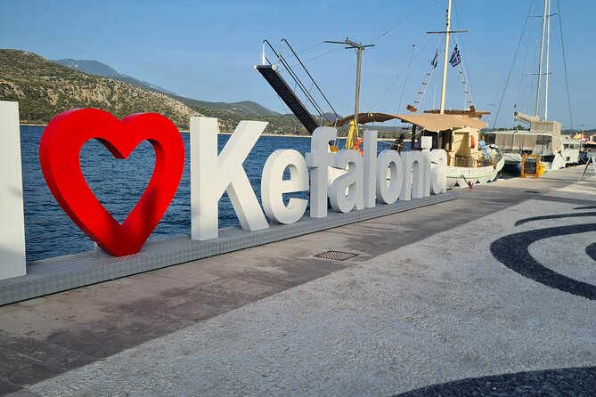 "Dreamy cruise"Daily Cruise from Argostoli harbour with a traditional Greek boat - The Itinerary: White Rocks Beach, Vardiani Island, and Xi Beach