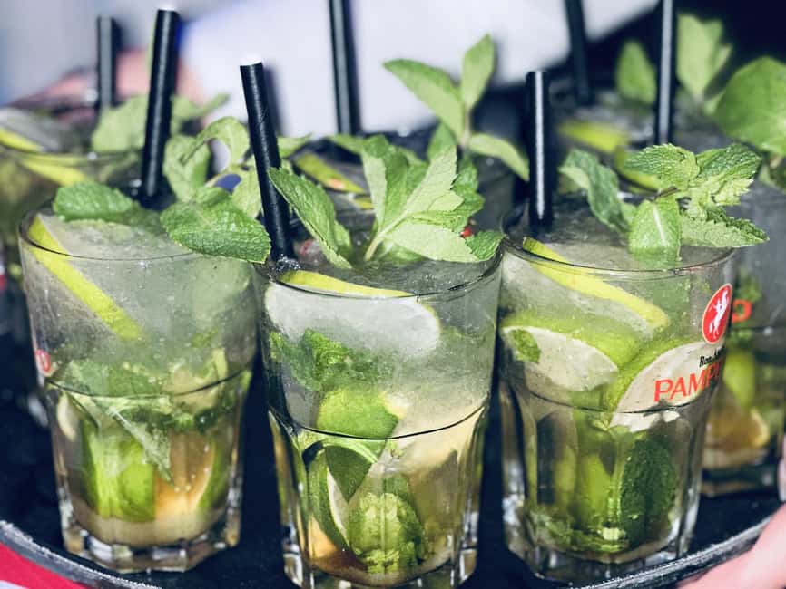 Dresden: Bachelorette Bar & Club Tour  Champagne, Shots & Party - Sampling Dresden’s Trendiest Bars with Reserved Seating