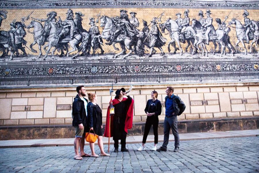 Dresden: The Original Night Watchman Tour in Lantern Light - The Atmosphere Created by the Night Watchman