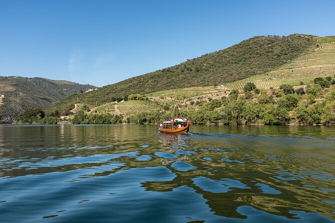 Driver with Private Vehicle in the Douro Valley - Spectacular Views at Miradouro São Cristóvão and São Leonardo de Galafura