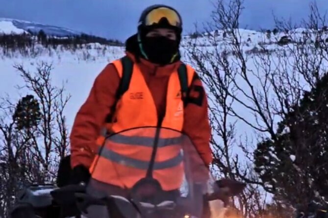 Driving Ski-Doo Snowmobile Adventure 5 Hours Photos included - What’s Included in the Arctic Snowmobile Adventure