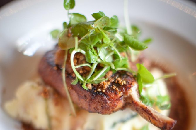 Dublin Traditional Irish 3 Course Meal Walking Tour with Local - Exploring the Temple Bar District’s Atmosphere