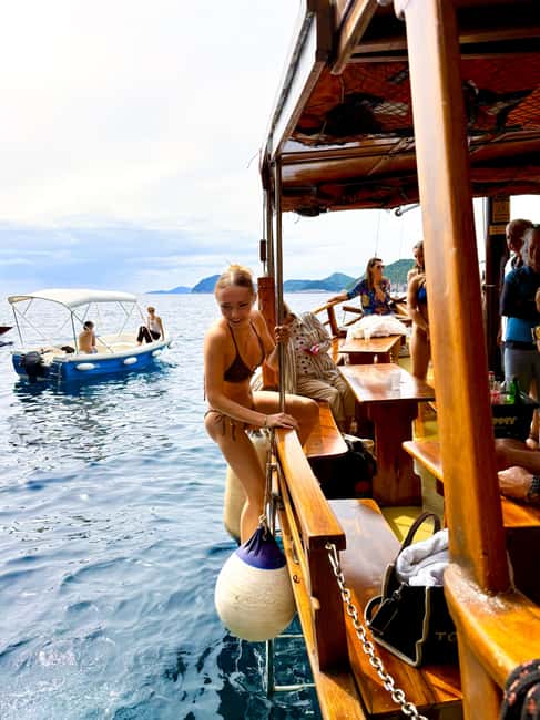 Dubrovnik: 6 hours Blue cave & Elaphiti with optional lunch - Exploring the Tranquil Kolocep Island