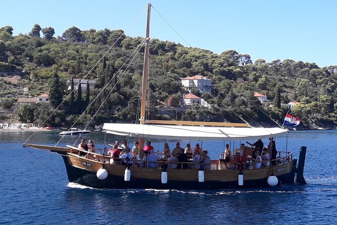 Dubrovnik Islands Private Rented Boat Cruise - The Boat: Ivo and Its Comforts