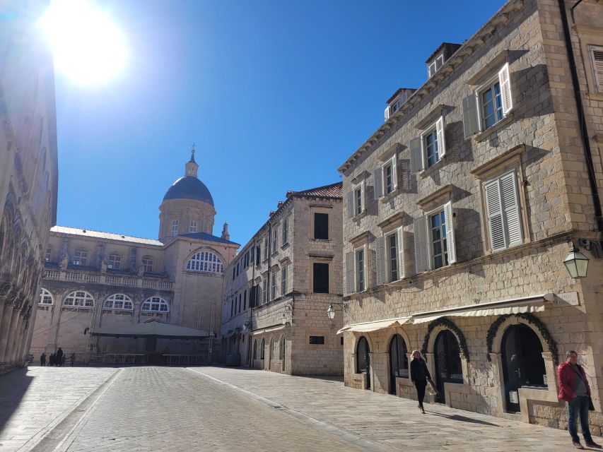 Dubrovnik: Old Town Highlights Tour with Audio Guide - Starting Point and How to Access the Tour