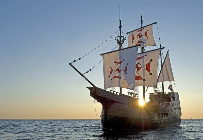 Dubrovnik: Panoramic Sunset Cruise-Karaka Ship (Adult Only) - From the Old Town to the Sunset on the Adriatic