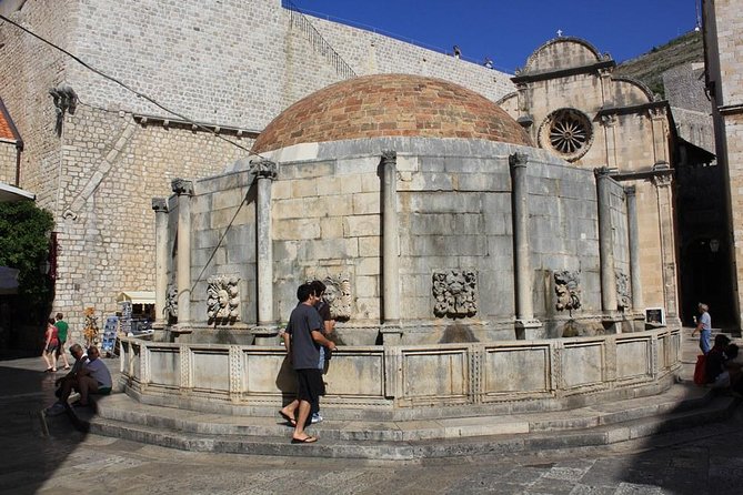 Dubrovnik Shore Excursion: Old Town Walking Tour - Walking Tour Through Dubrovnik’s Narrow Streets
