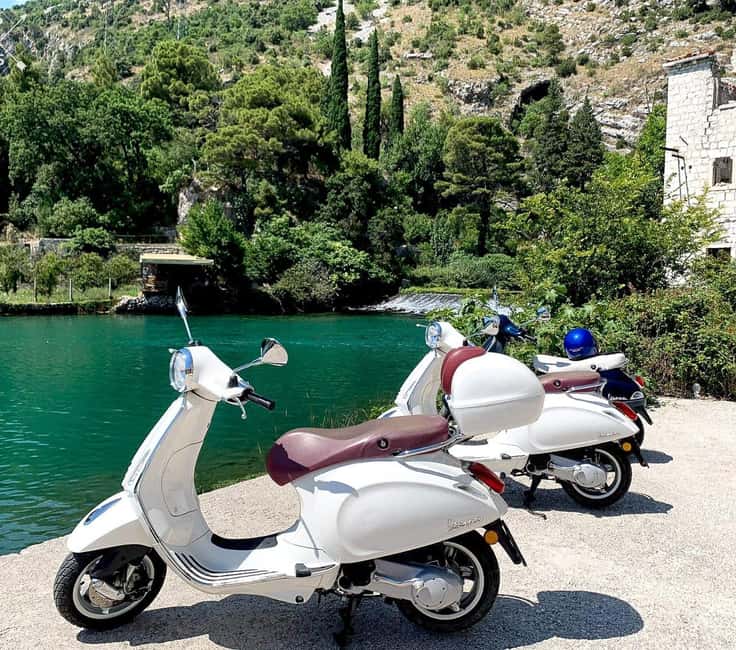 Dubrovnik: Vespa rental - The Stylish Fleet of Vespas for a Comfortable Ride