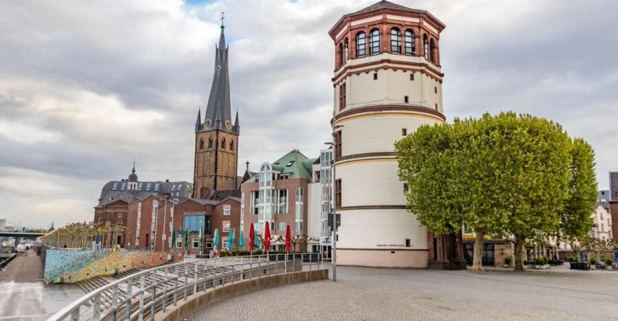 Dusseldorf: Capture the most Photogenic Spots with a Local - Starting at Tonhalle Düsseldorf: A Scenic Introduction
