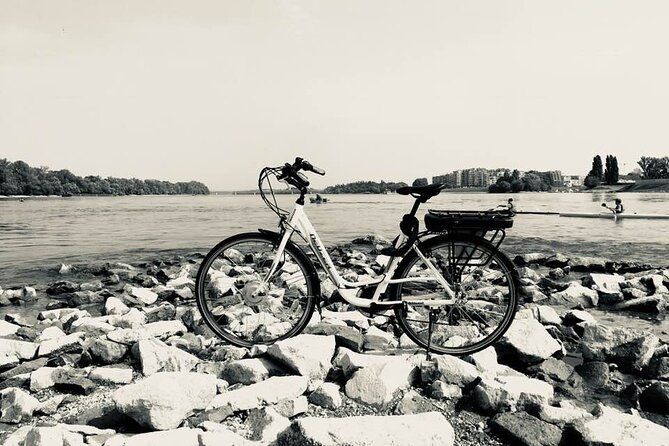 E-Bike Guided Tour in Castle Hill Budapest - Crossing the Elizabeth Bridge for Panoramic Views