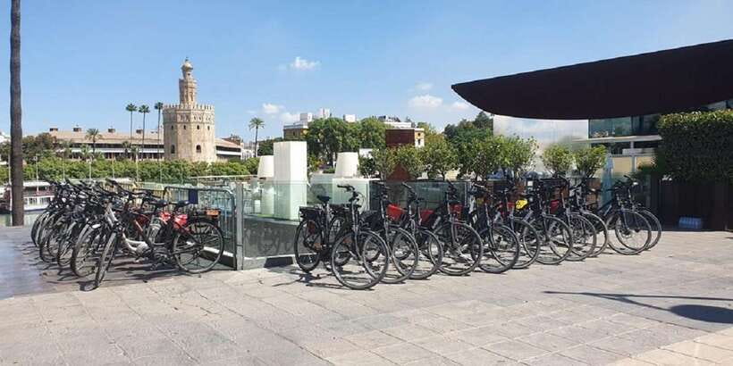 E-Bike tour in Sevilla - From Maria Luisa Park to Santa Cruz’s Streets