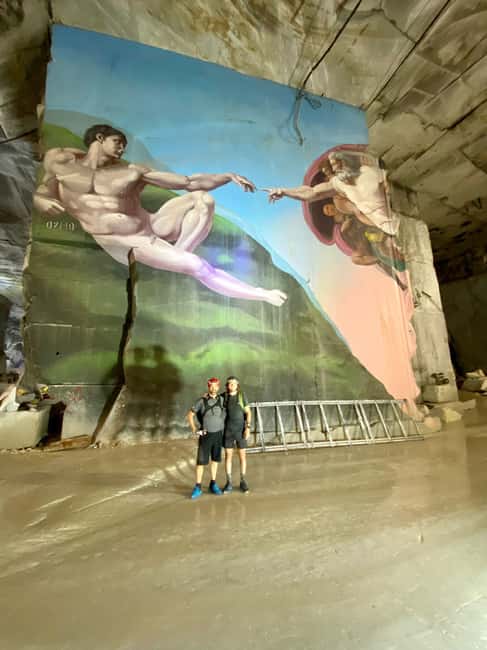 E-Bike Tour to the Carrara Marble Quarries with lard tasting - Starting Point at Bicisport Sanguinetti