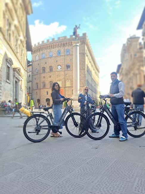 E-Bike tour with a Florentine tour guide, including a toast - From the Meeting Point to the Heart of Florence