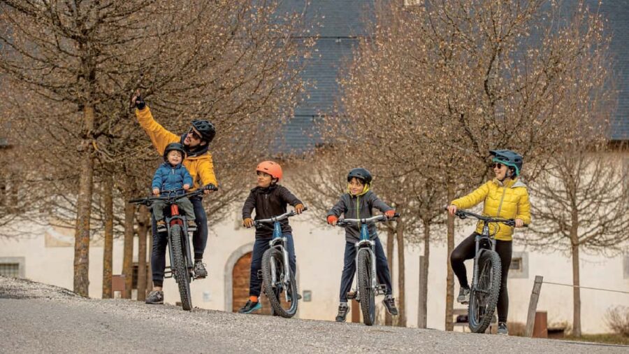 E-MTB rental in Aix-les-Bains - Savoie Grand Revard shuttle - Exploring the Trails on High-End Electric Mountain Bikes