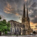 e-Scavenger hunt Bordeaux: Explore the city at your own pace - Discover the Historic Saint-André Church