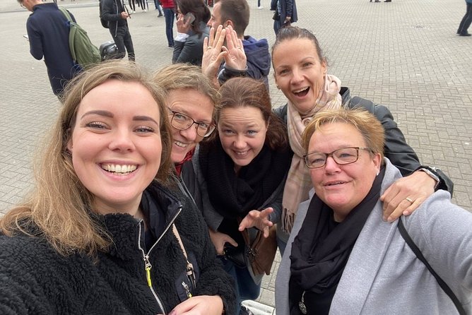 e-Scavenger hunt Eindhoven: Explore the city at your own pace - Convenient Booking and Meeting Point at Stationsplein