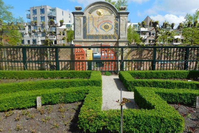 e-Scavenger hunt Groningen: Explore the city at your own pace - Groningen’s Key Sights and Riddles with the City App