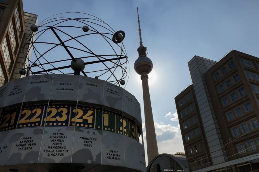 East Berlin and the Wall: Walking Tour - Visiting the Berlin Wall Memorial on Bernauer Strasse
