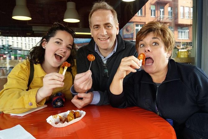 East Meets West: Berlins Street Art & Culinary Culture - Tasting the Flavors of Berlin: From Arabic to Turkish Cuisine