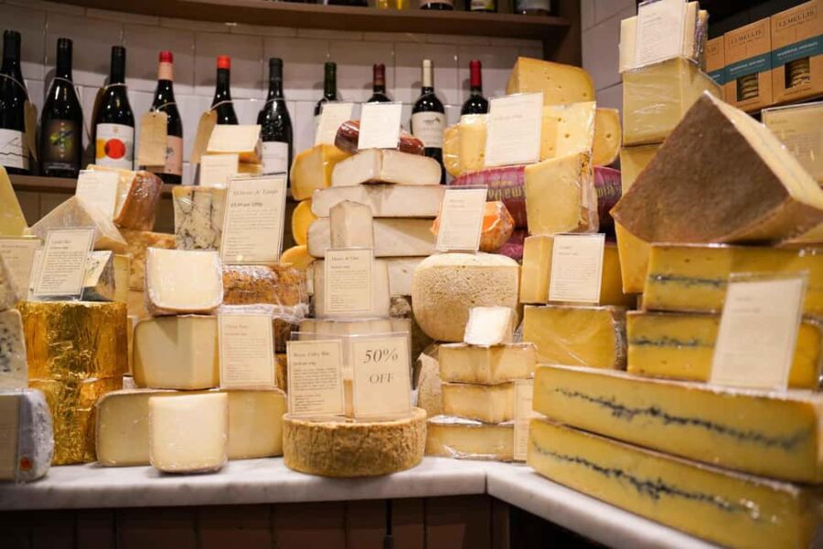 Eating Edinburgh: Old Town Food & Drinks Tour - Tasting Scottish Cheeses from a Family-Owned Cheesemonger