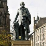 Edinburgh: 3-Hour Historical Walking Tour in Italian - Starting Point and Tour Duration