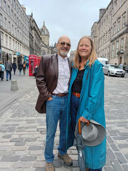 Edinburgh: 3 Hr City Highlights Private Guided Walking Tour - Customizable start times and convenient meeting points