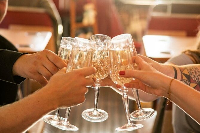 Edinburgh Afternoon Tea Experience - Iconic Landmarks Featured During the Journey