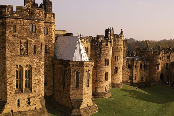 Edinburgh: Alnwick Castle & The Borders Hogwarts Filming Location - Discovering Alnwick Castle: Hogwarts in Reality