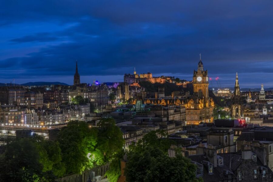 Edinburgh: Dark Secrets of the Old Town Ghost Walking Tour - What Makes This Tour Stand Out in Edinburgh
