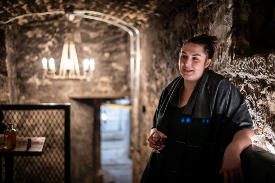 Edinburgh: Gin Tasting at Underground Venue - The Guide’s Role in Making the Experience Memorable