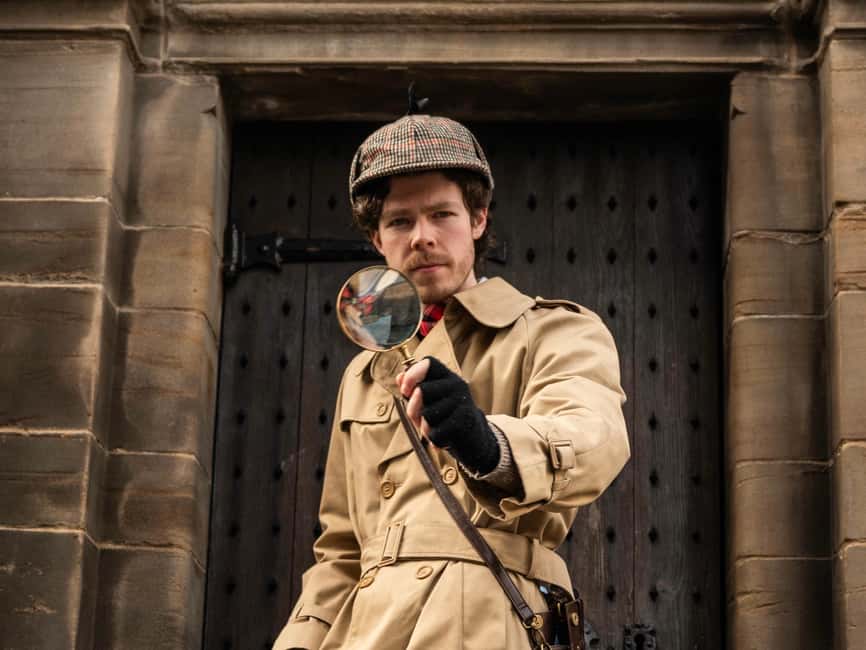 Edinburgh: Historical Gems Tour with Whisky & Local Flavours - Starting Point: Meet Outside Caffé Nero on Parliament Square